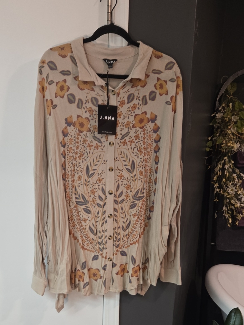 J.NNA Beige Floral Button-Front Women's Blazer-Style Jacket